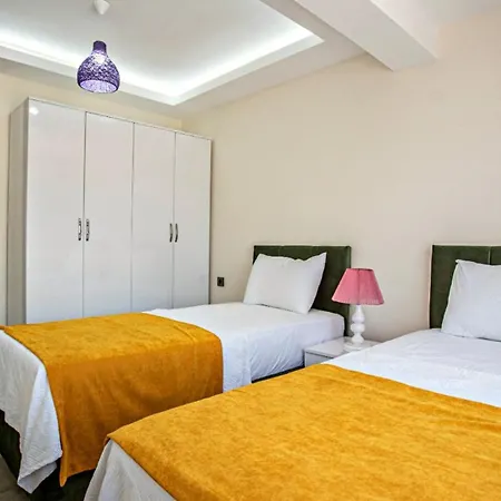 3 Bedroom - Close To The Center Βίλα