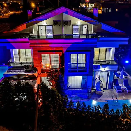 3 Bedroom - Close To The Center 페티예