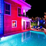 Villa 3 Bedroom - Close To The Center